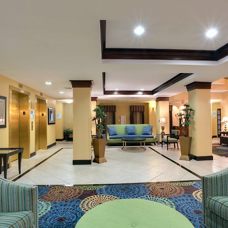 Holiday Inn Express Tower Center New Brunswick By Ihg East Brunswick Εξωτερικό φωτογραφία