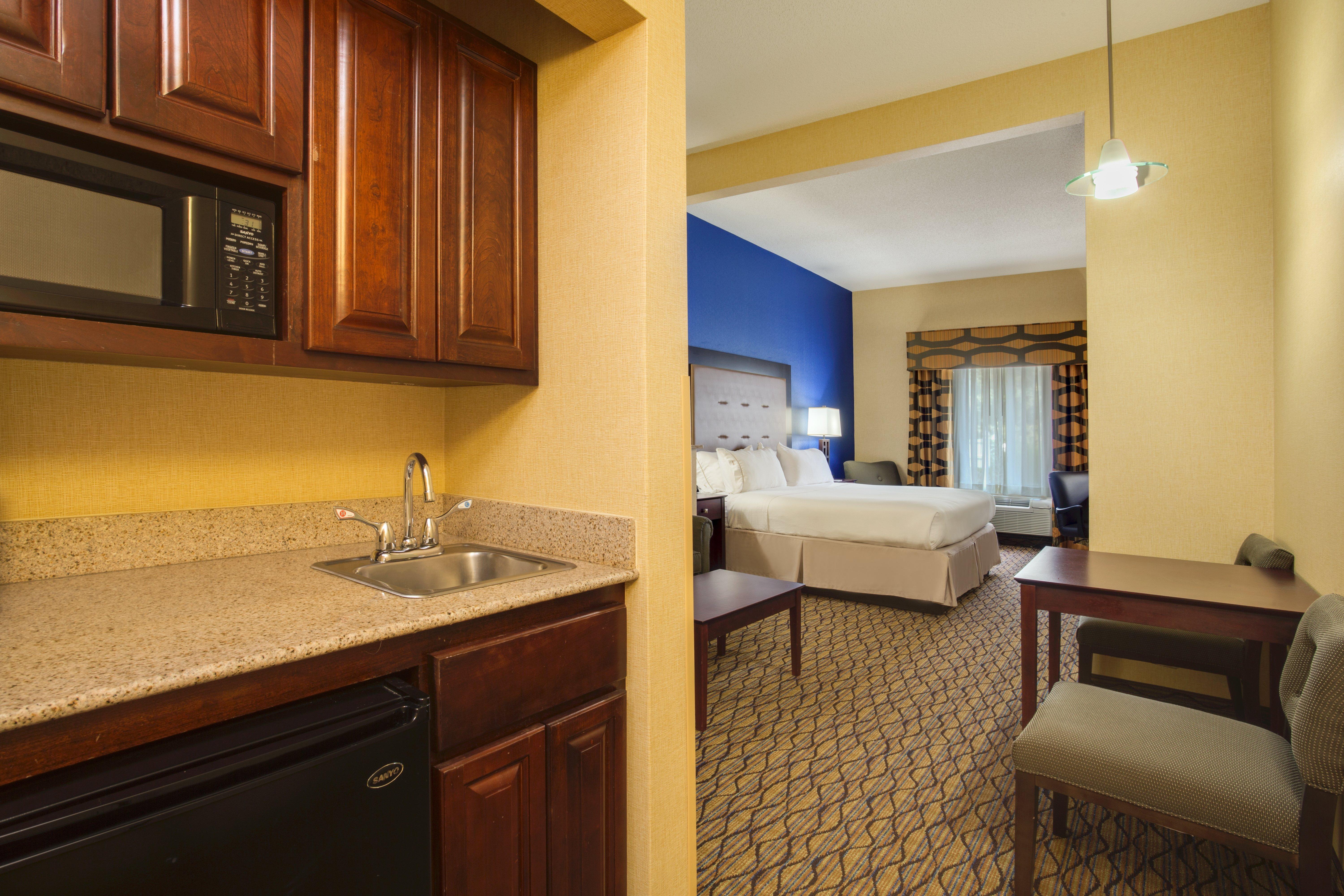 Holiday Inn Express Tower Center New Brunswick By Ihg East Brunswick Εξωτερικό φωτογραφία