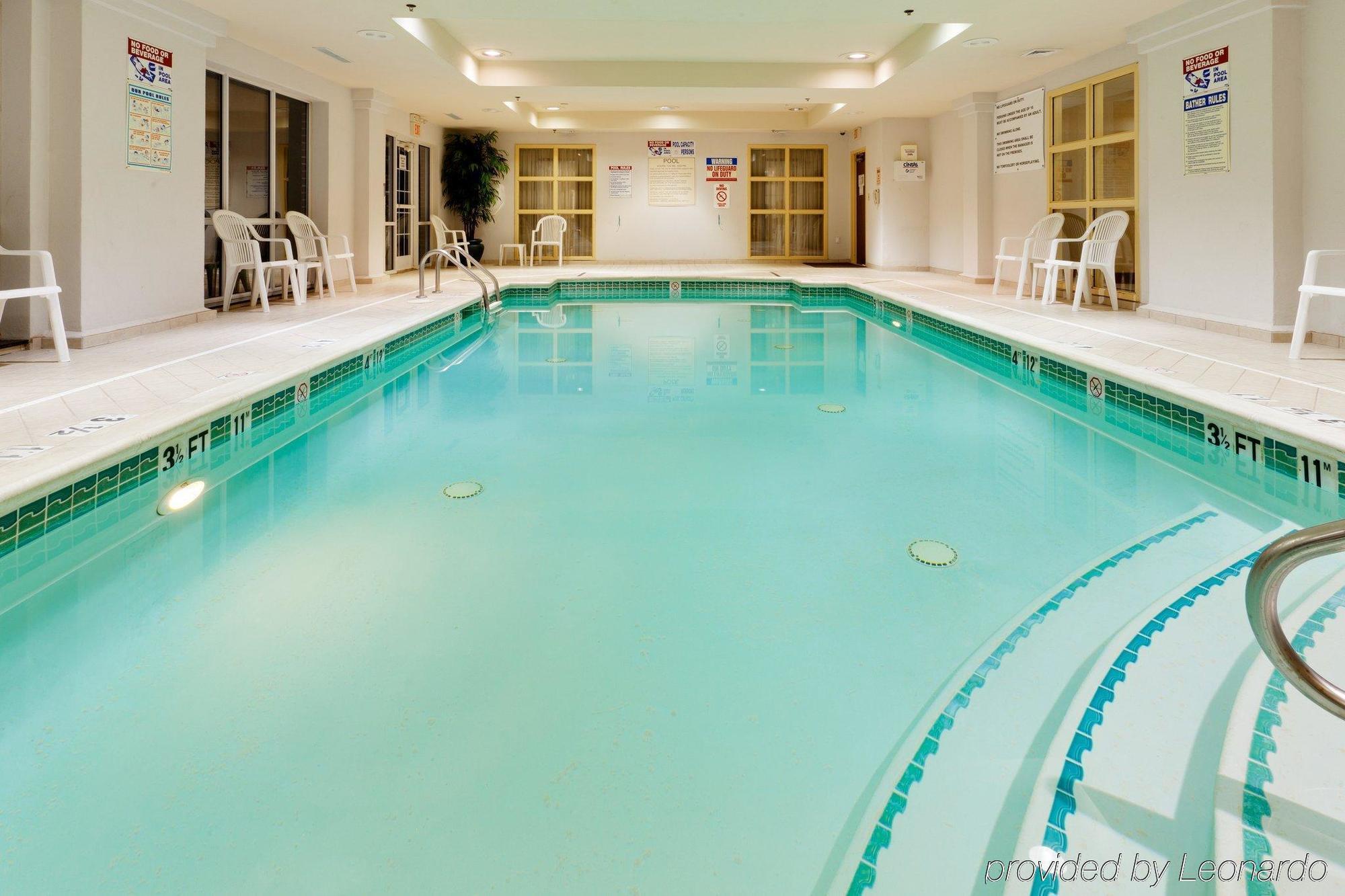 Holiday Inn Express Tower Center New Brunswick By Ihg East Brunswick Εξωτερικό φωτογραφία