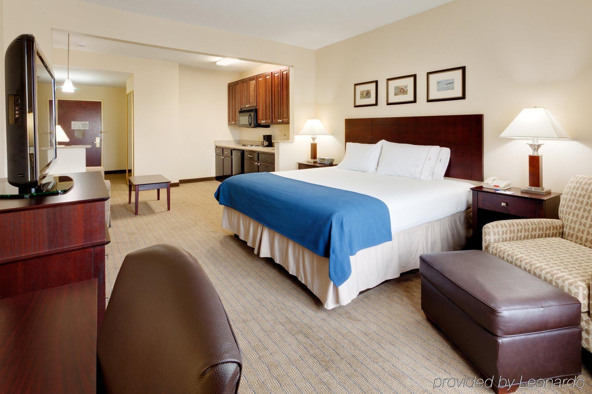 Holiday Inn Express Tower Center New Brunswick By Ihg East Brunswick Εξωτερικό φωτογραφία